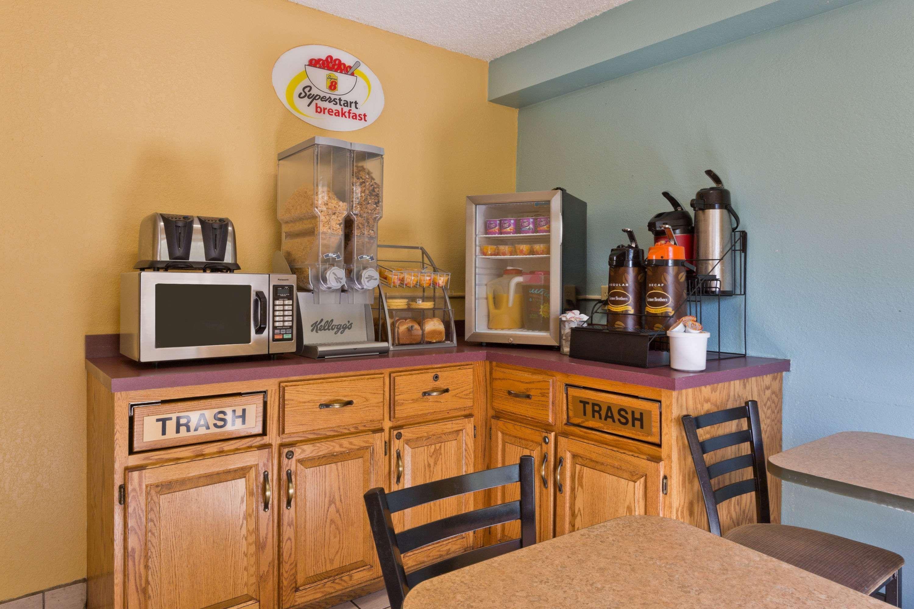Hotel Super 8 By Wyndham Lexington Park/California Area Extérieur photo